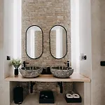 Michelangelo's Maison d'hôtes 4*